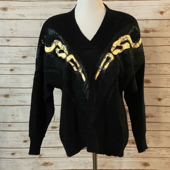 Vintage Sweaters - Vintage susann d mixed pattern embroidered V-neck sweater
